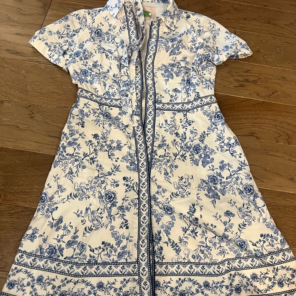 Gal Meets Glam Blue and White Floral Dress